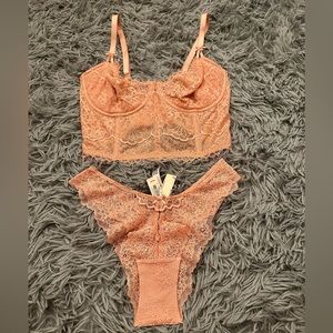 Victoria’s Secret lingerie bustier 32DD panty XS